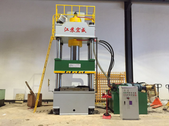 27系列四柱單動薄板拉伸液壓機.jpg 27系列四柱單動薄板拉伸液壓機.jpg